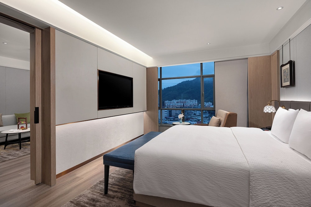 Superior Studio Suite, 1 Queen Bed