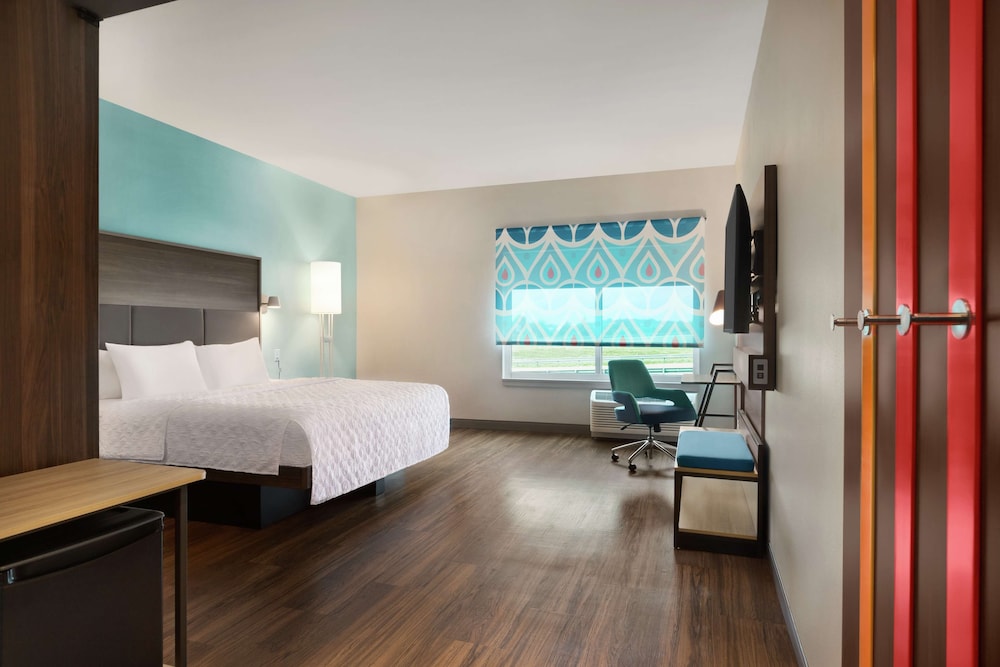 Room, 1 King Bed, Accessible (Hearing) - Photo 3