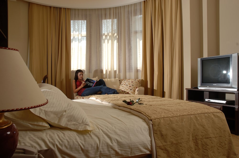 Suite, 2 Bedrooms photo 2