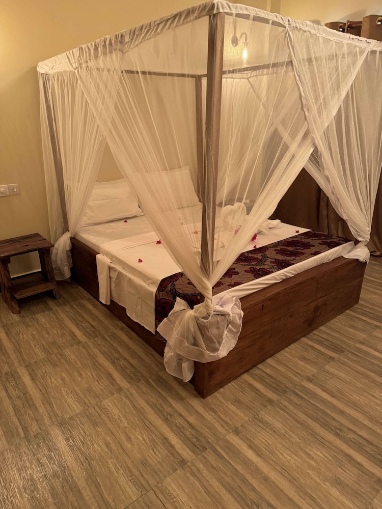 Deluxe Room, Pool View