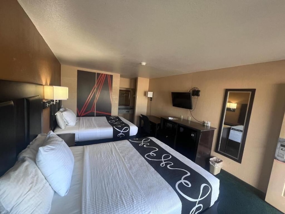 Double Room, 2 Queen Beds, Non Smoking