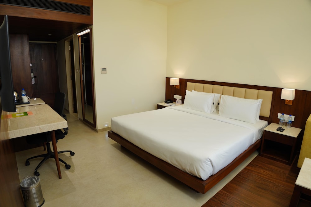 Standard Double or Twin Room, Mountain View photo 3