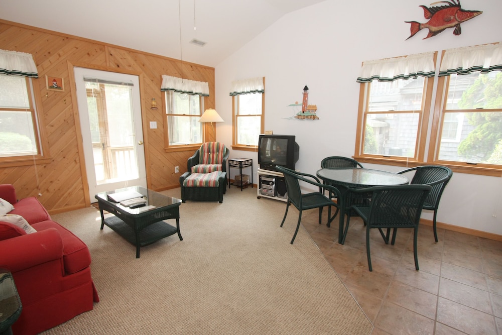Standard Apartment, 2 Bedrooms photo 3