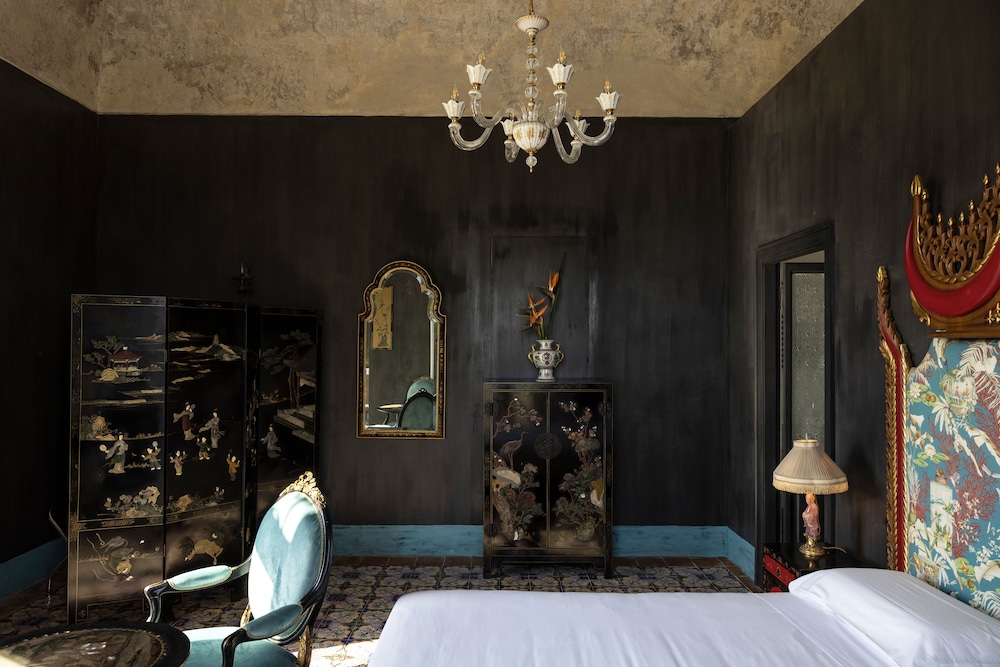 Signature Room photo 3