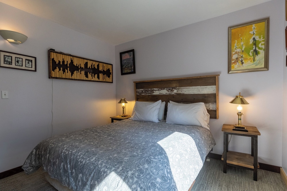 Standard Single Room, 1 King Bed