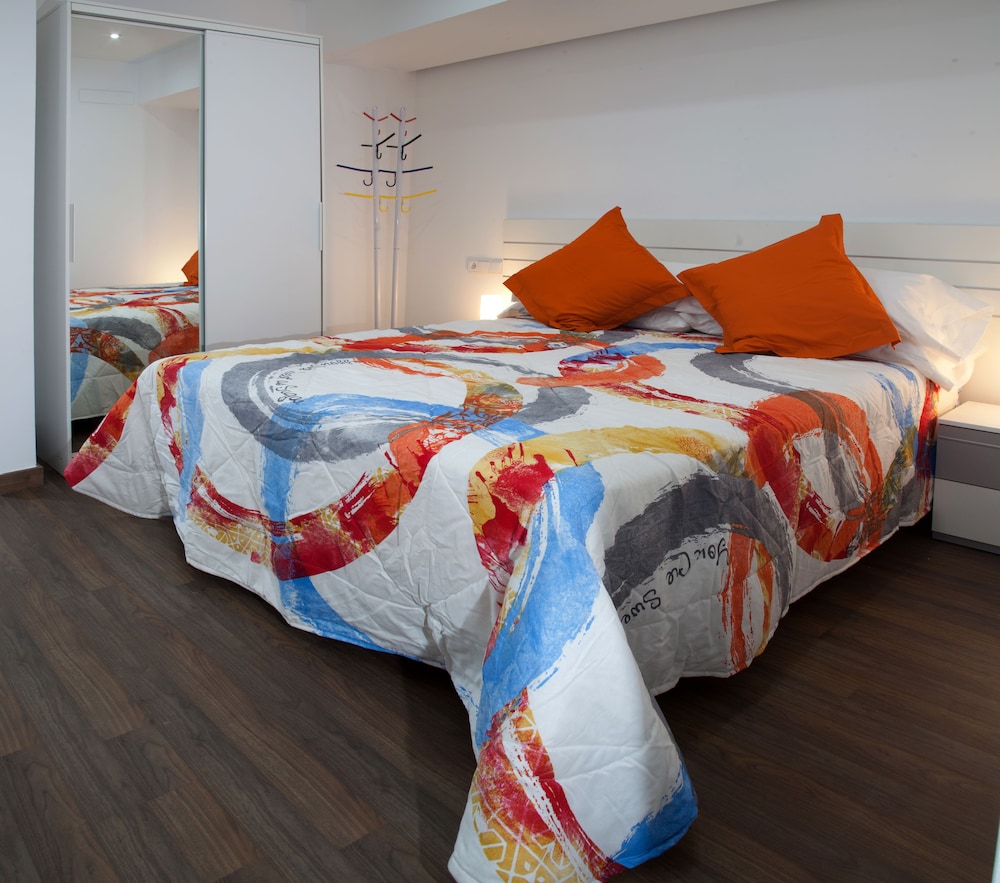 City Studio Suite, 1 Queen Bed With Sofa Bed