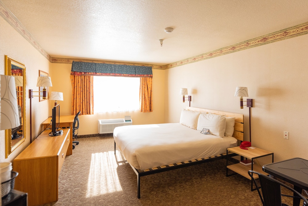 Deluxe Room, 2 Queen Beds - Photo 3