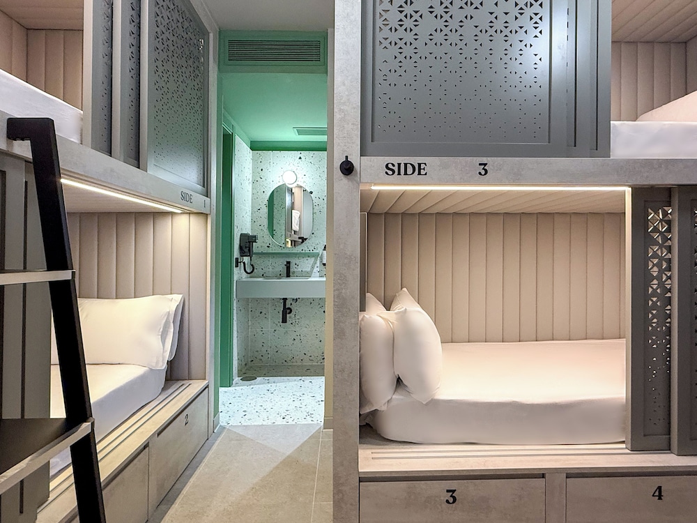 Bed in a 4-Beds Mixed Dorm