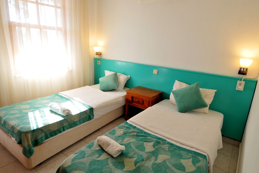 Economy Twin Room, Garden View