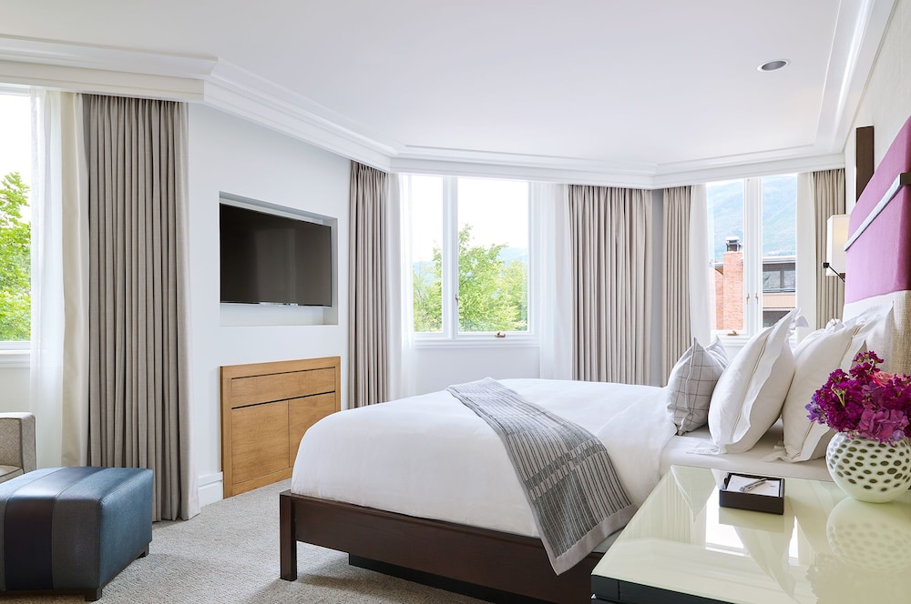 Suite, 2 Bedrooms (Town Side) - Photo 1