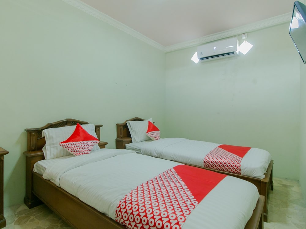 Standard Twin Room - Photo 1