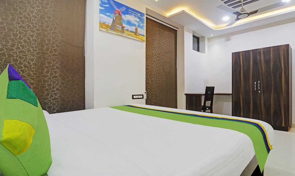 Deluxe Room - Photo 7