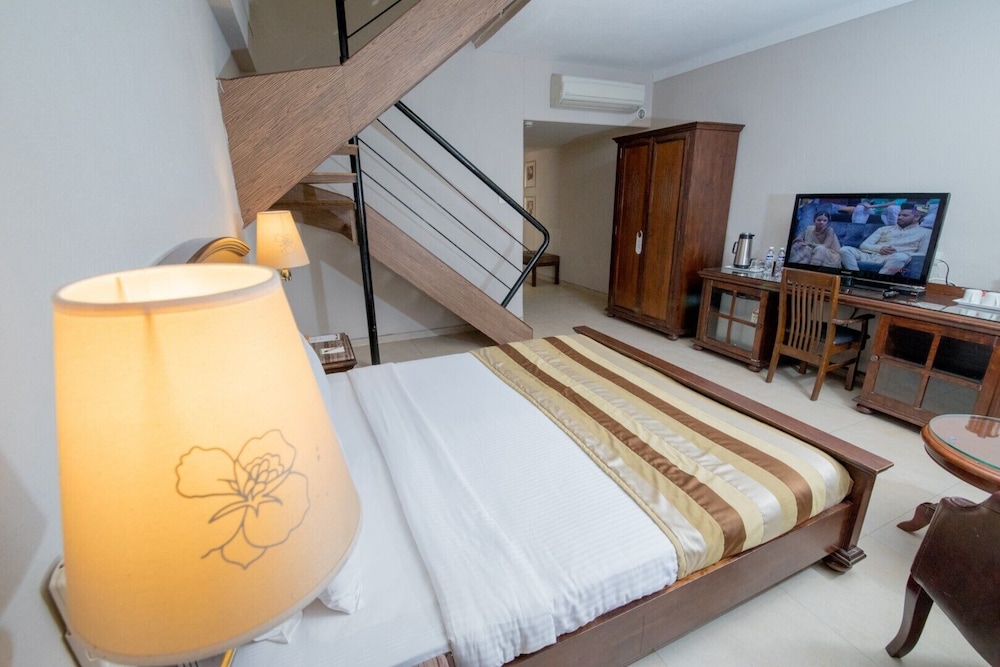 Duplex - Photo 6