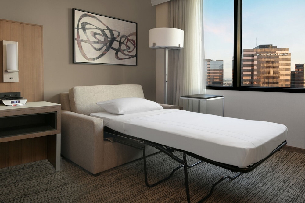 Deluxe Room, 1 King Bed with Sofa bed - Photo 2