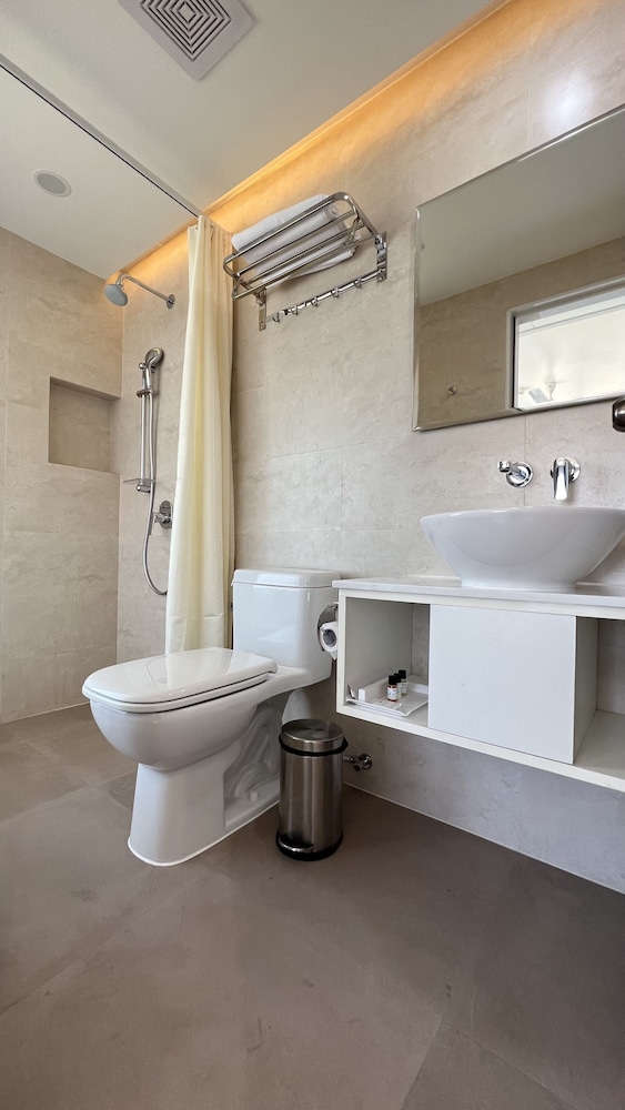 Executive Room - Photo 2