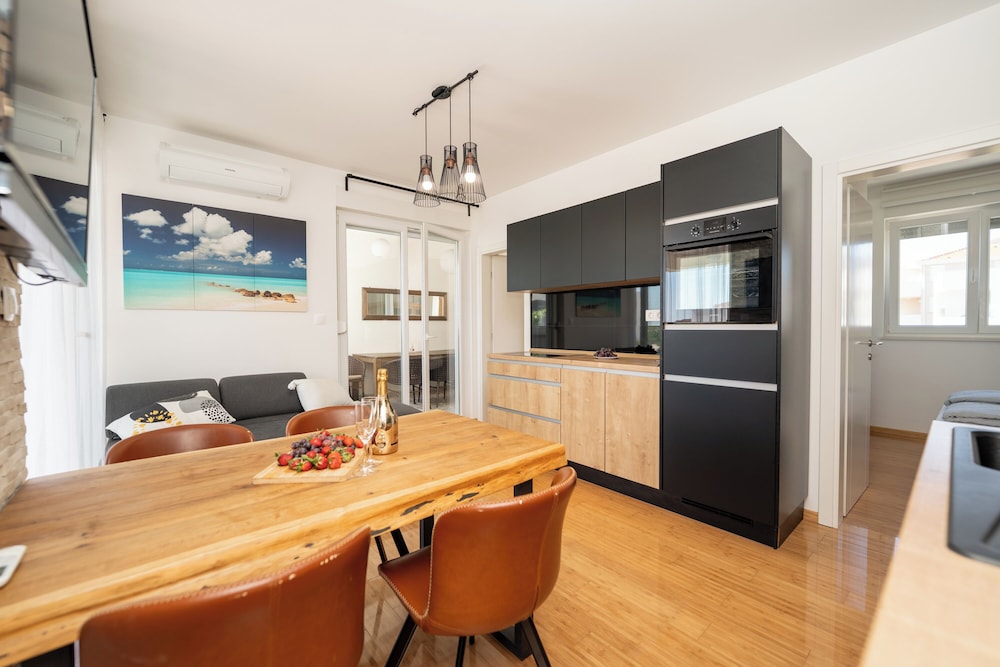 Apartment, 3 Bedrooms, Smoking, Balcony