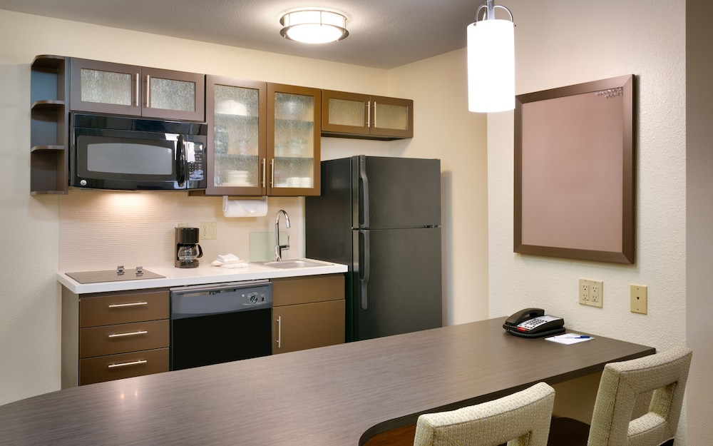 Suite, 1 Bedroom - Photo 3
