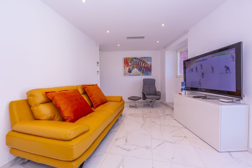 Family Apartment, 2 Bedrooms (Yellow View Apartment) photo 2