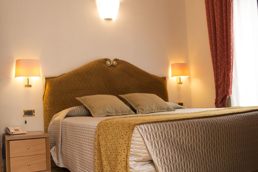 Double or Twin Room - Photo 12
