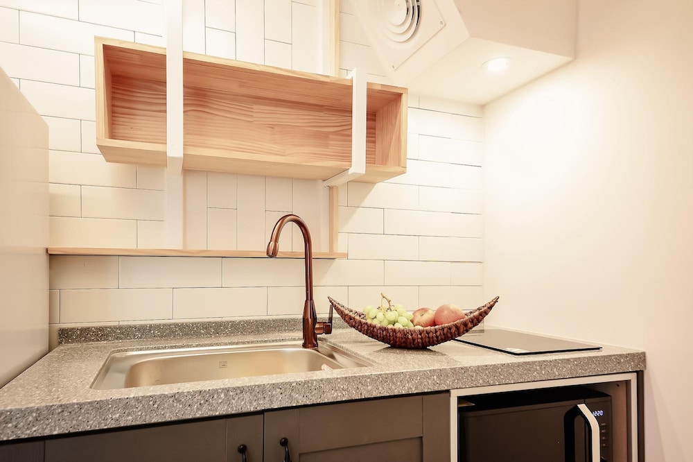 Basic Room, 1 Bedroom (F201) - Photo 4