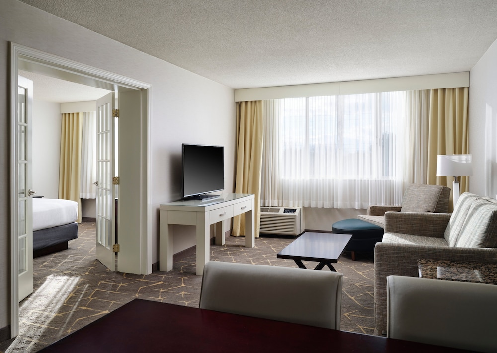 Suite, 1 King Bed (Additional Living Area) - Photo 3