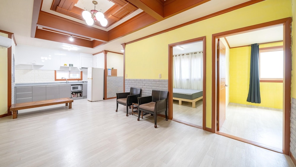 Basic Room, 2 Bedrooms (Banditbul 201ho)