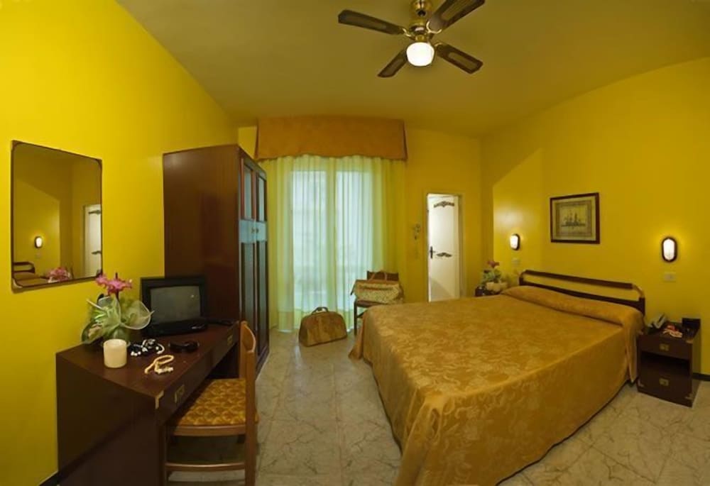 Triple Room - Photo 1