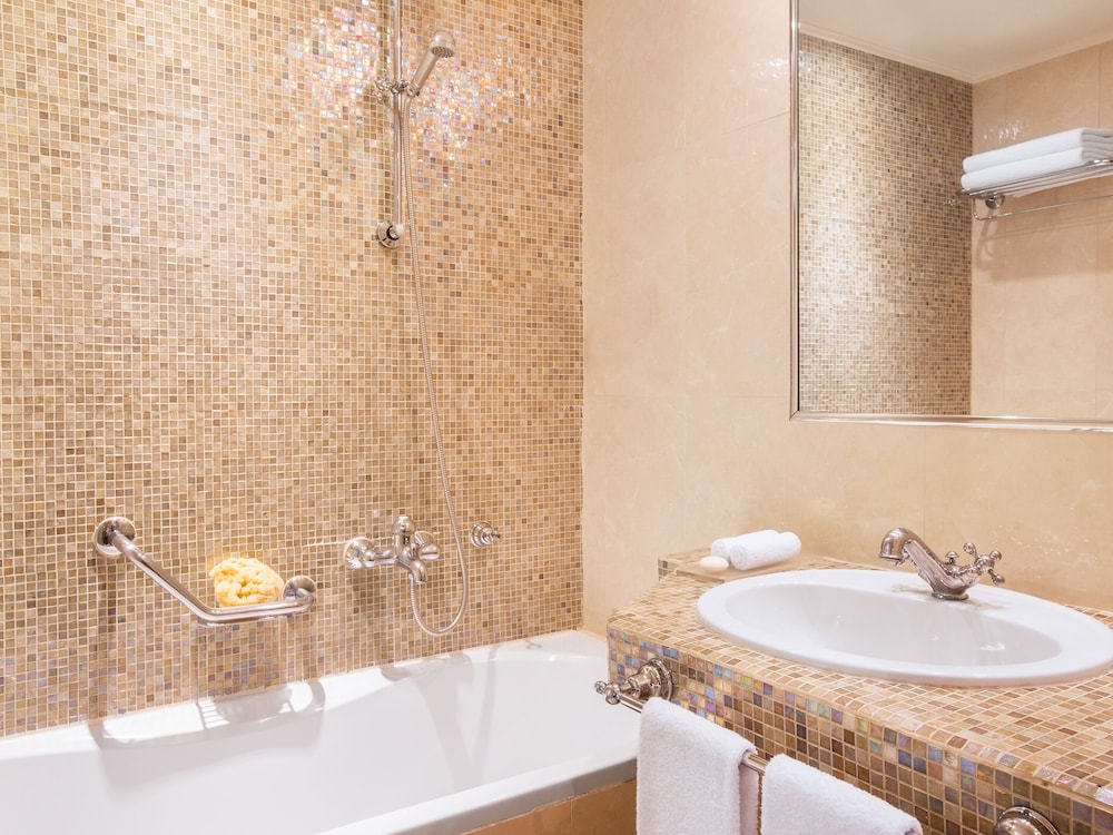 Family Suite, Sea View (Main Building) - Photo 5