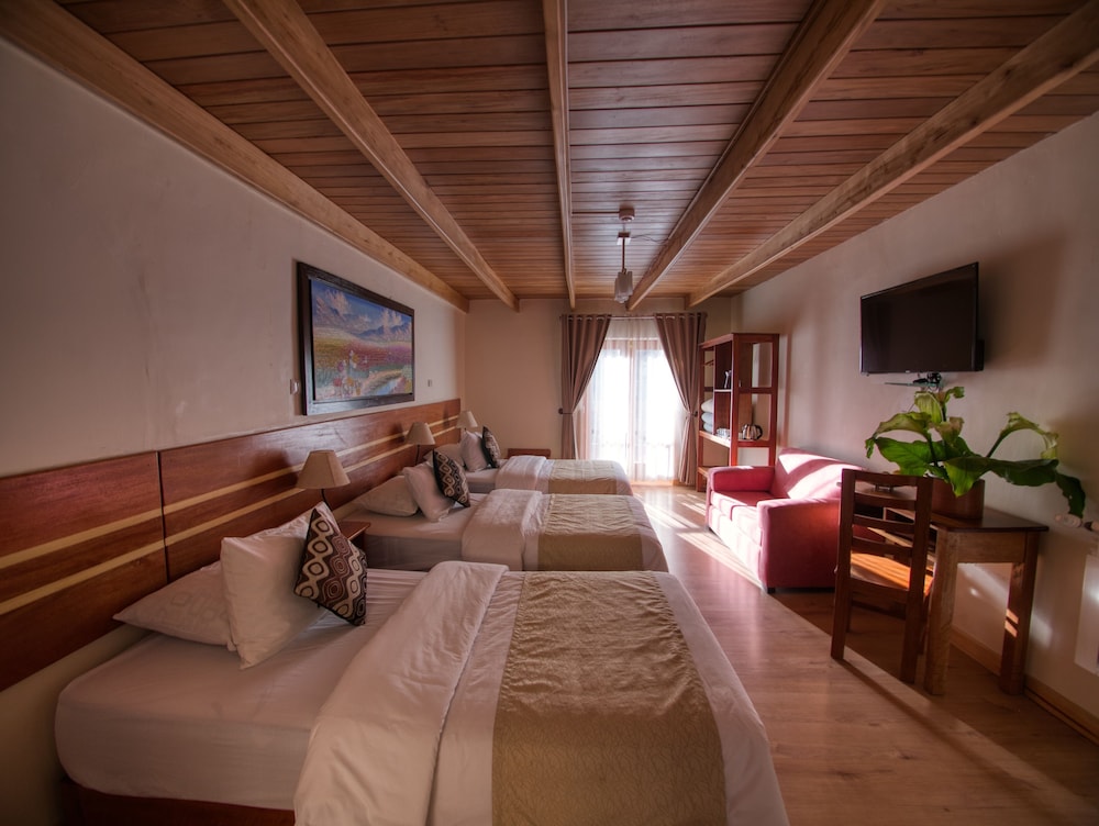 Deluxe Triple Room with Balcony and Views photo 1