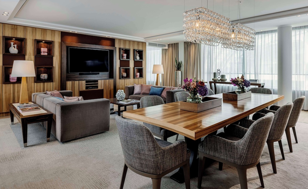 Signature Suite, Patio, City View - Photo 1