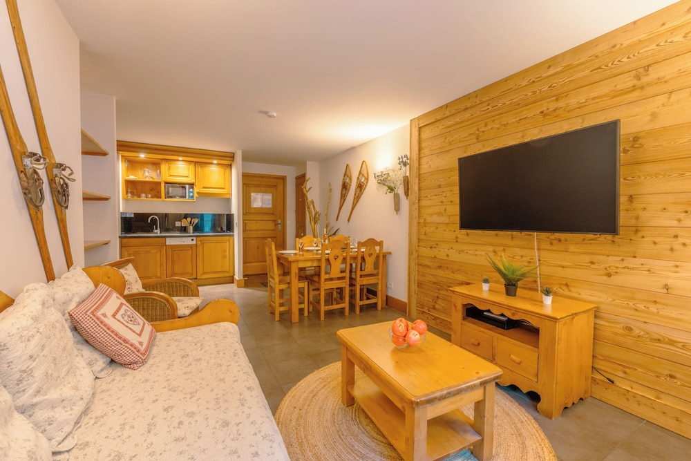 Family Apartment, Multiple Bedrooms (Vallorcine Loriaz 14 ski in / ski out)