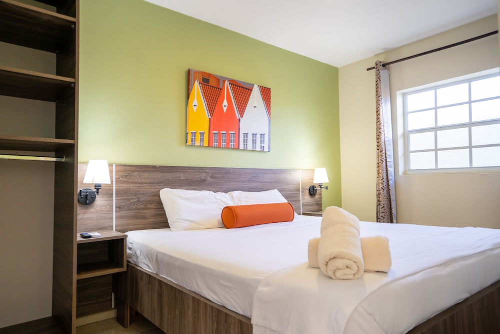 Standard Room, 1 Bedroom, Non Smoking, Pool View - Photo 1