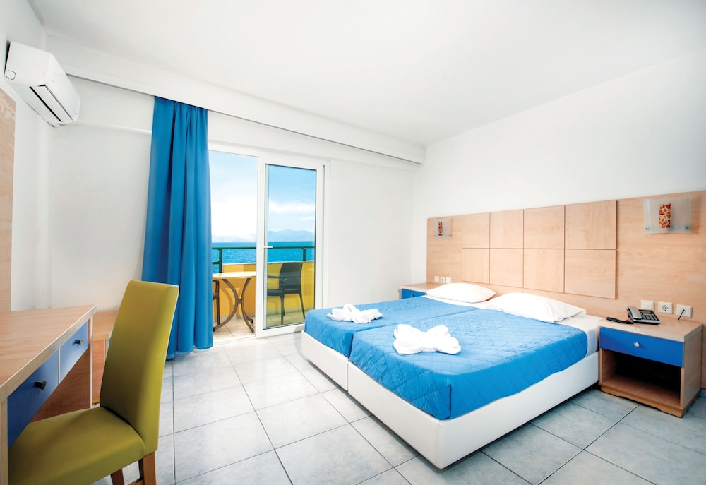 Twin Room, Sea View photo 1