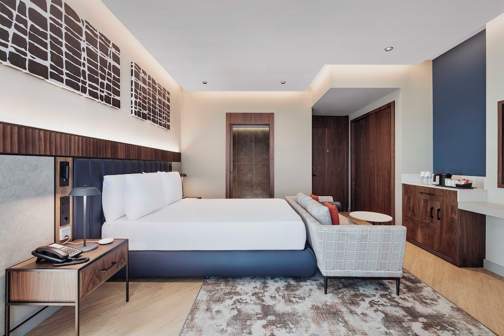 Deluxe Room, 1 Queen Bed