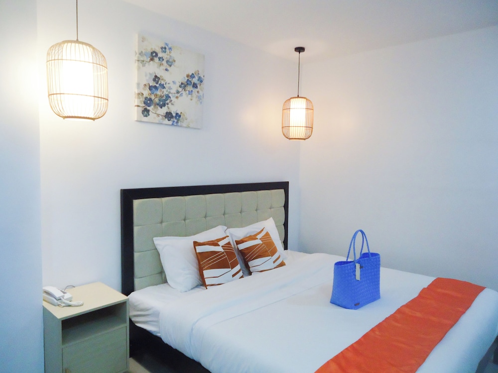 Deluxe Studio Suite