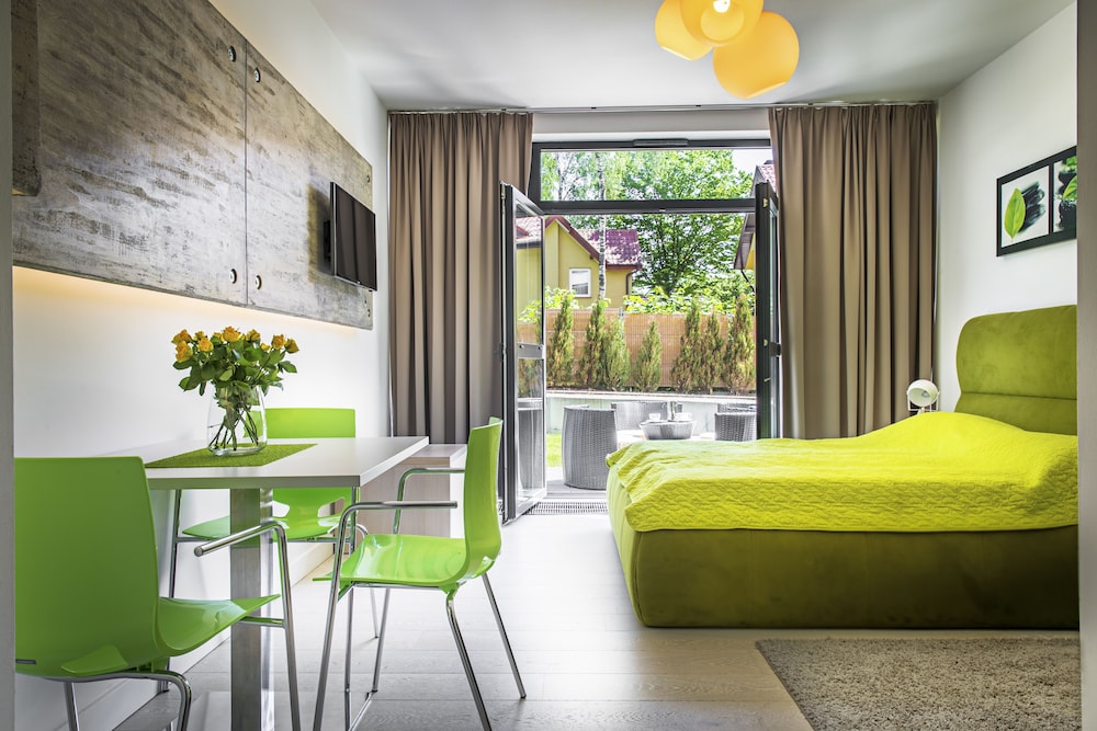 Studio Suite (I)