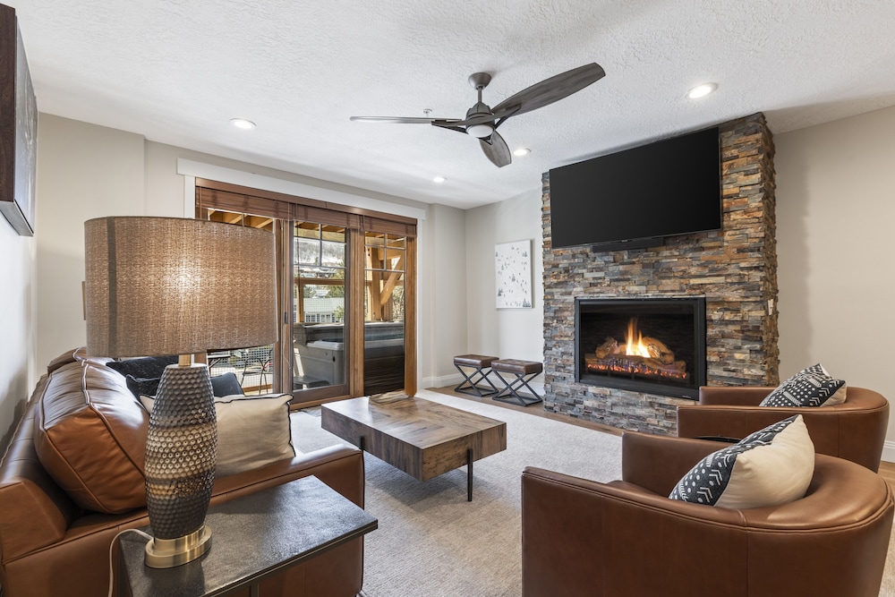 Condo, 3 Bedrooms