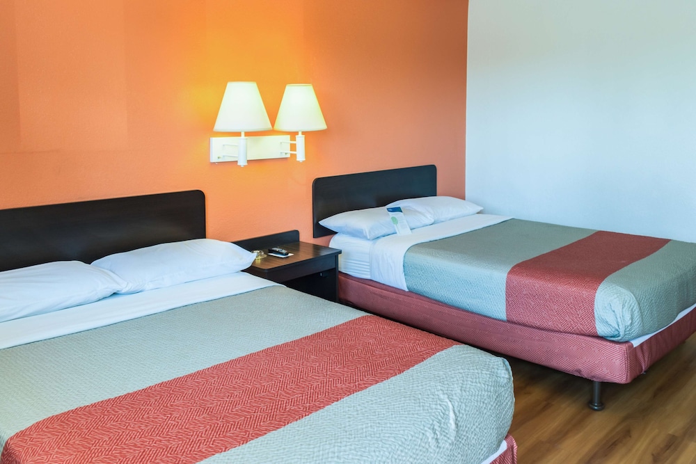 Standard Room, 2 Double Beds, Non Smoking photo 1
