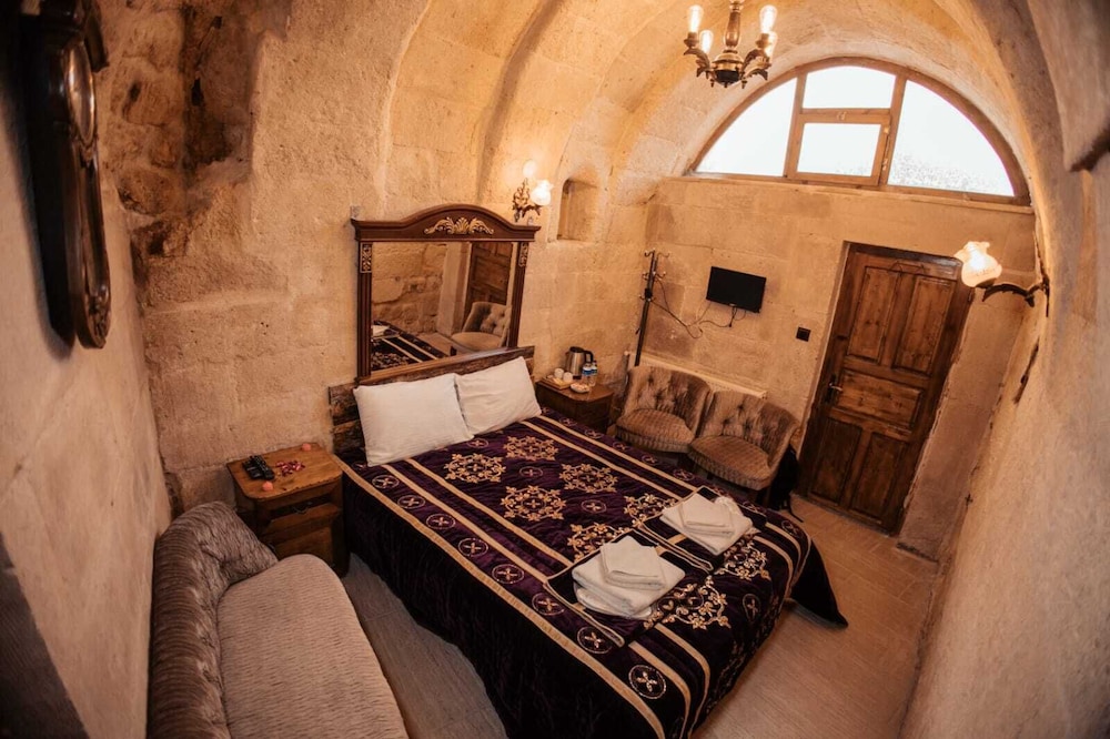 Standard Double Room, 1 King Bed photo 3