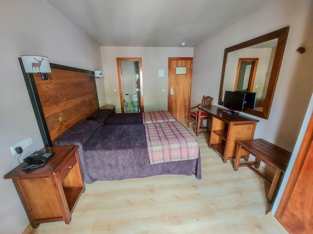 Standard Double Room - Photo 5
