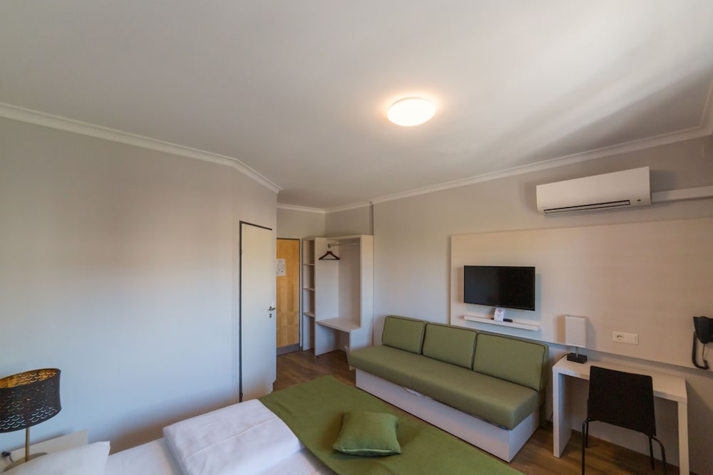 Triple Room - Photo 7