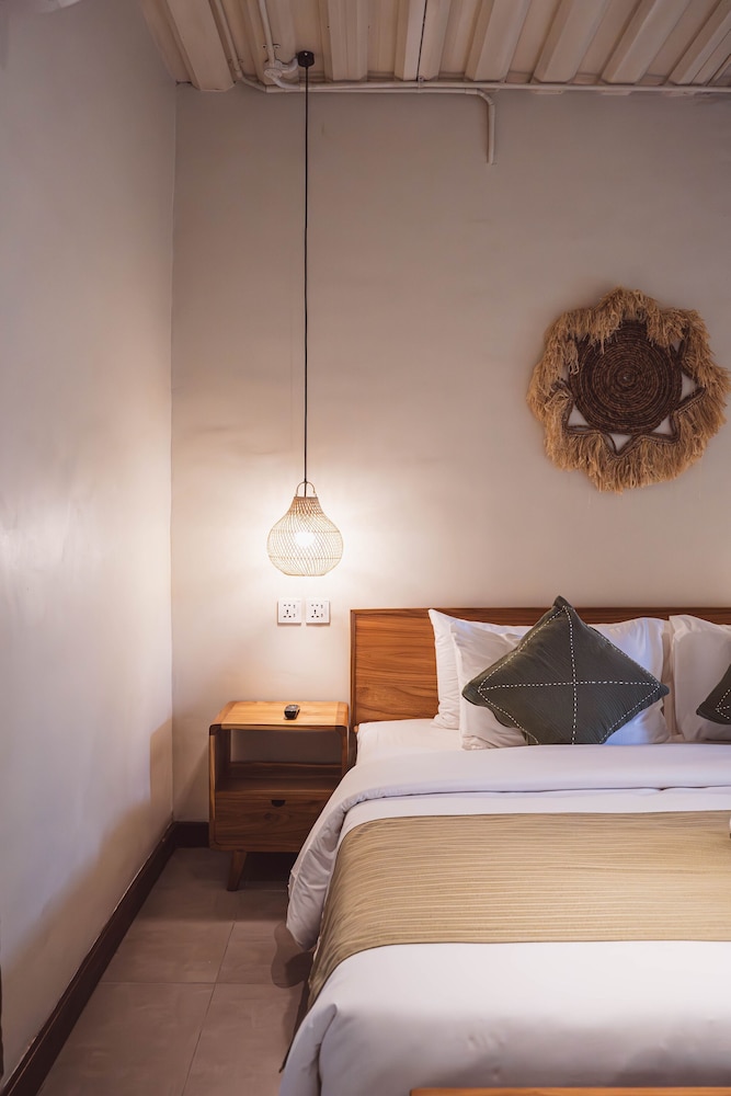 Executive Room - Photo 1