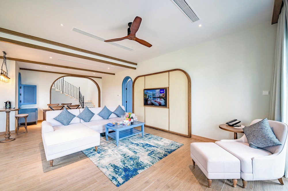 Villa, 1 King Bed, Private Pool - Photo 5