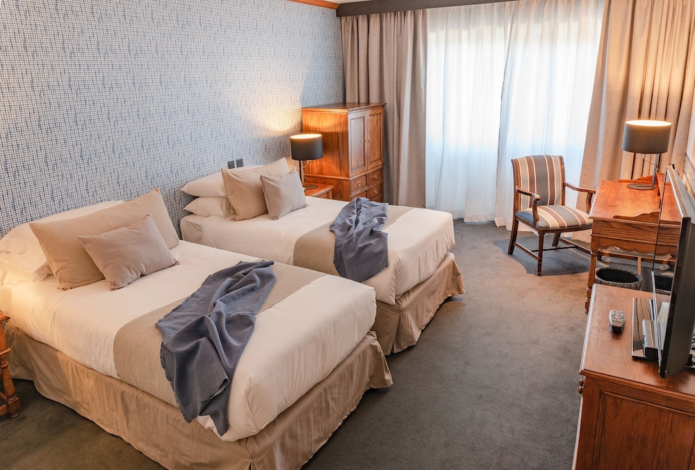 Standard Double Room, Mountain View thumbnail 5