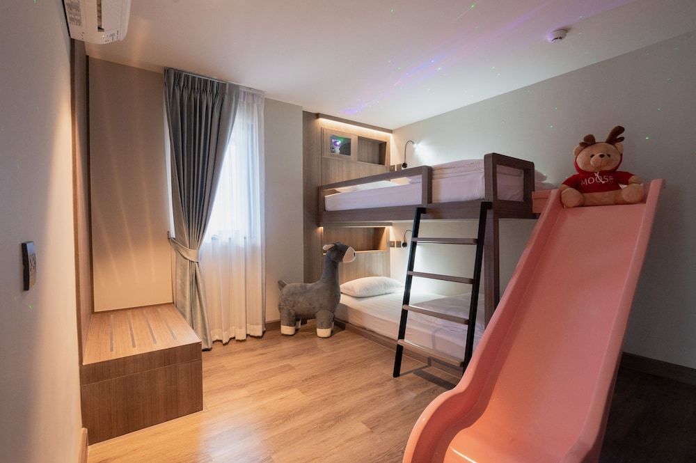 Two Bed Room Family Suite - Photo 14