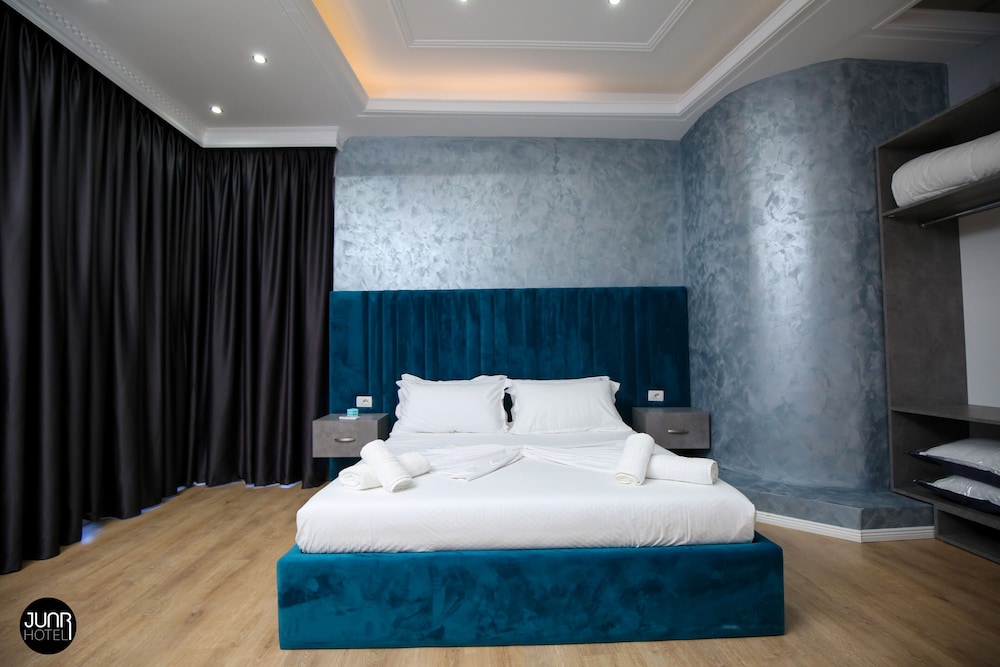 Deluxe Studio Suite photo 2