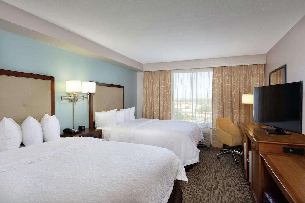 Two Double Beds, Non-Smoking, Accessible - Photo 2