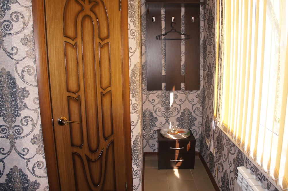 Standard Single Room, 1 Large Twin Bed, Non Smoking, Courtyard View photo 3