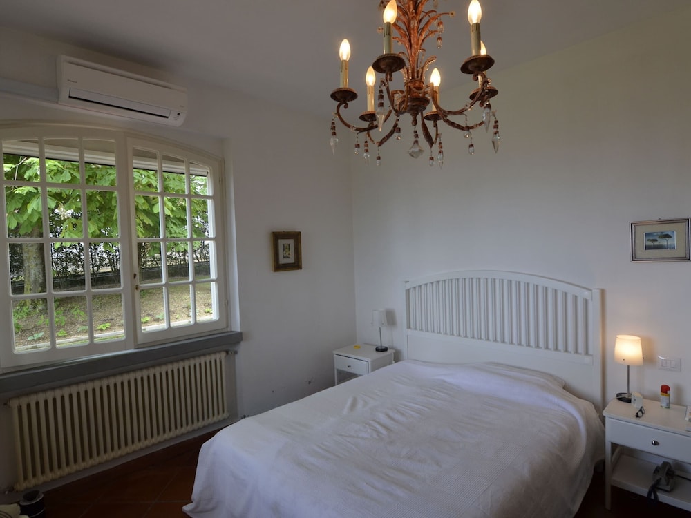 Villa photo 2
