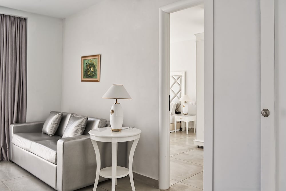 Grand Suite (Sharing Pool) photo 2